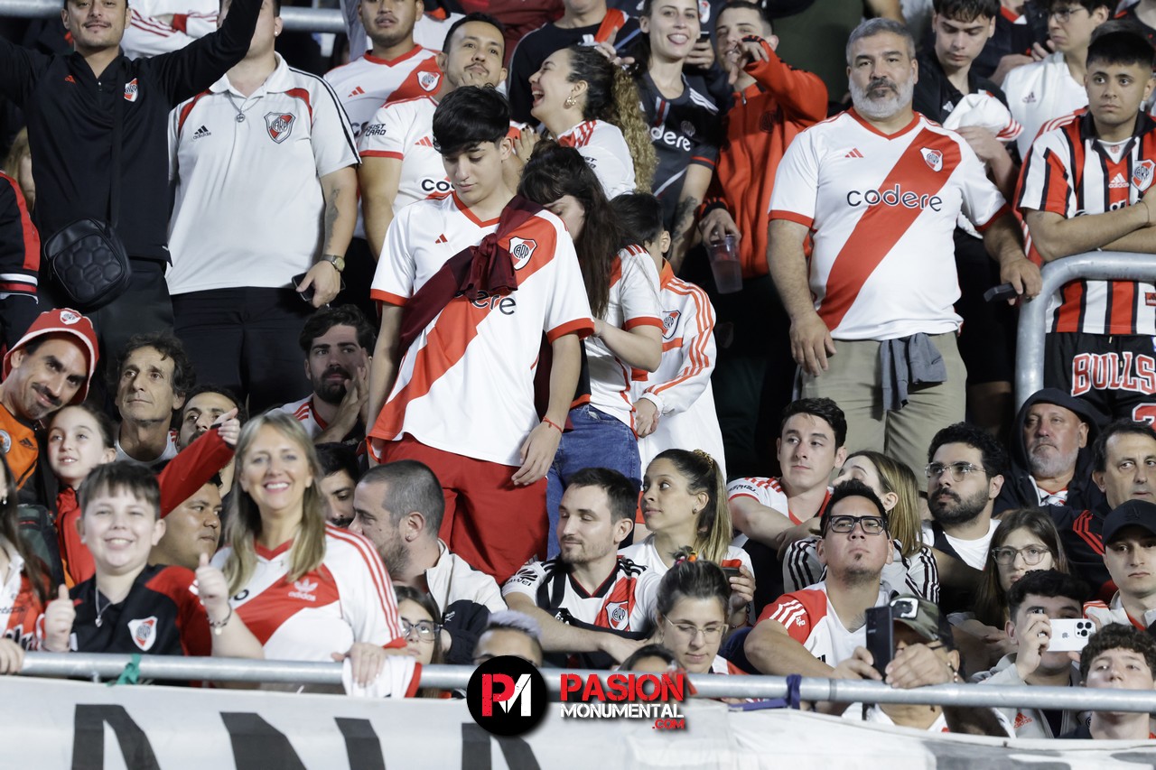 ¡Buscate en el empate de River ante Vélez en el estadio Monumental!