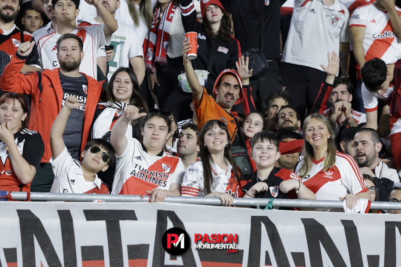 ¡Buscate en el empate de River ante Vélez en el estadio Monumental!