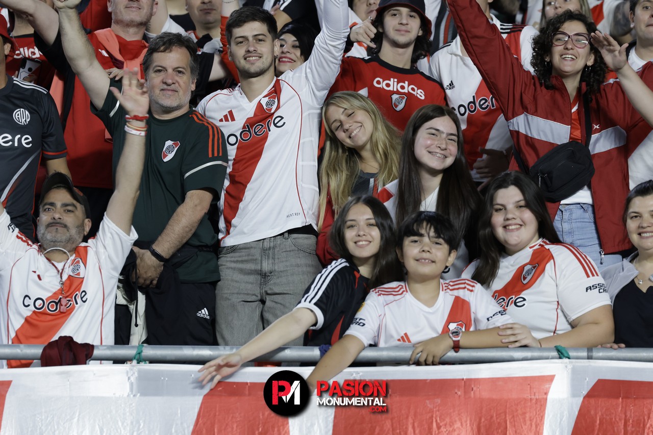 ¡Buscate en el empate de River ante Vélez en el estadio Monumental!