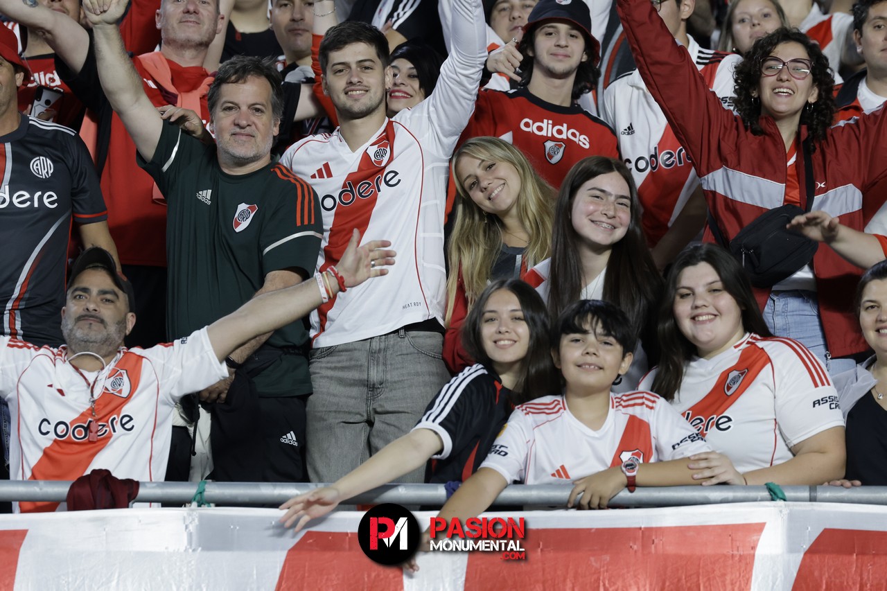 ¡Buscate en el empate de River ante Vélez en el estadio Monumental!