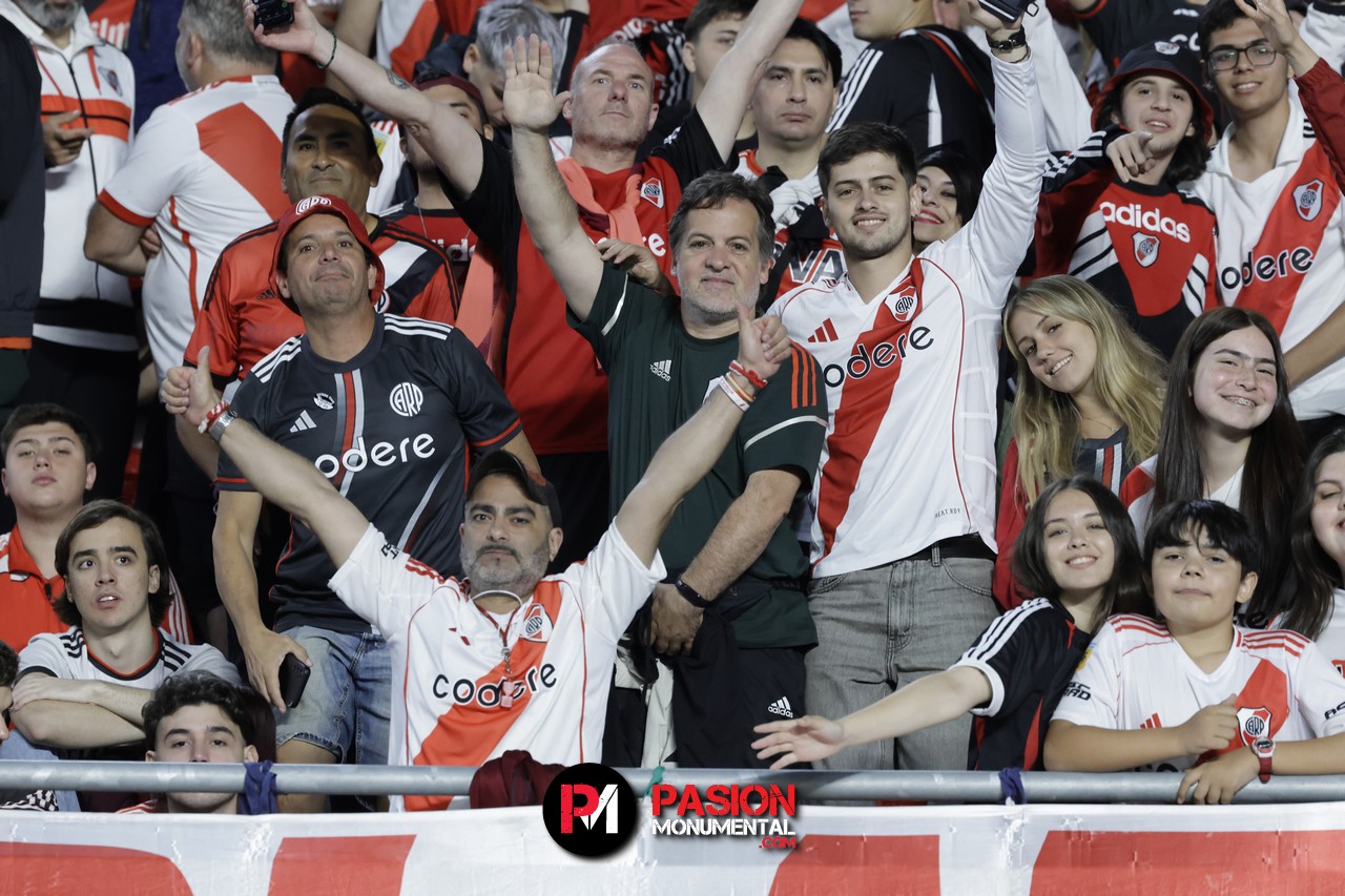 ¡Buscate en el empate de River ante Vélez en el estadio Monumental!