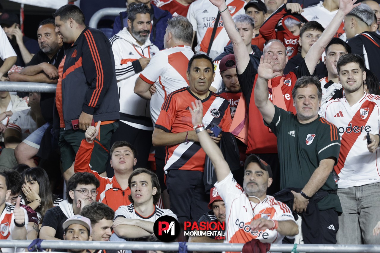 ¡Buscate en el empate de River ante Vélez en el estadio Monumental!