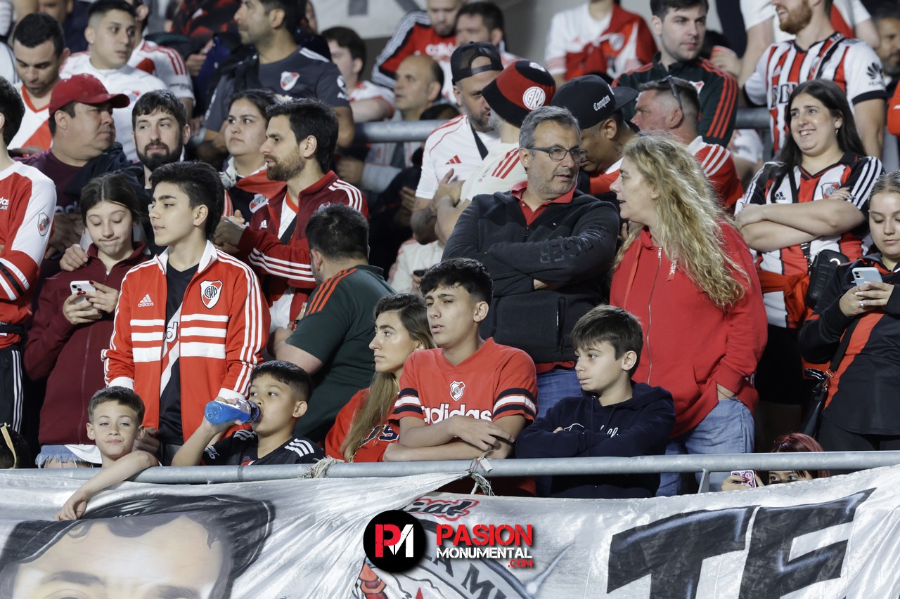 ¡Buscate en el empate de River ante Vélez en el estadio Monumental!