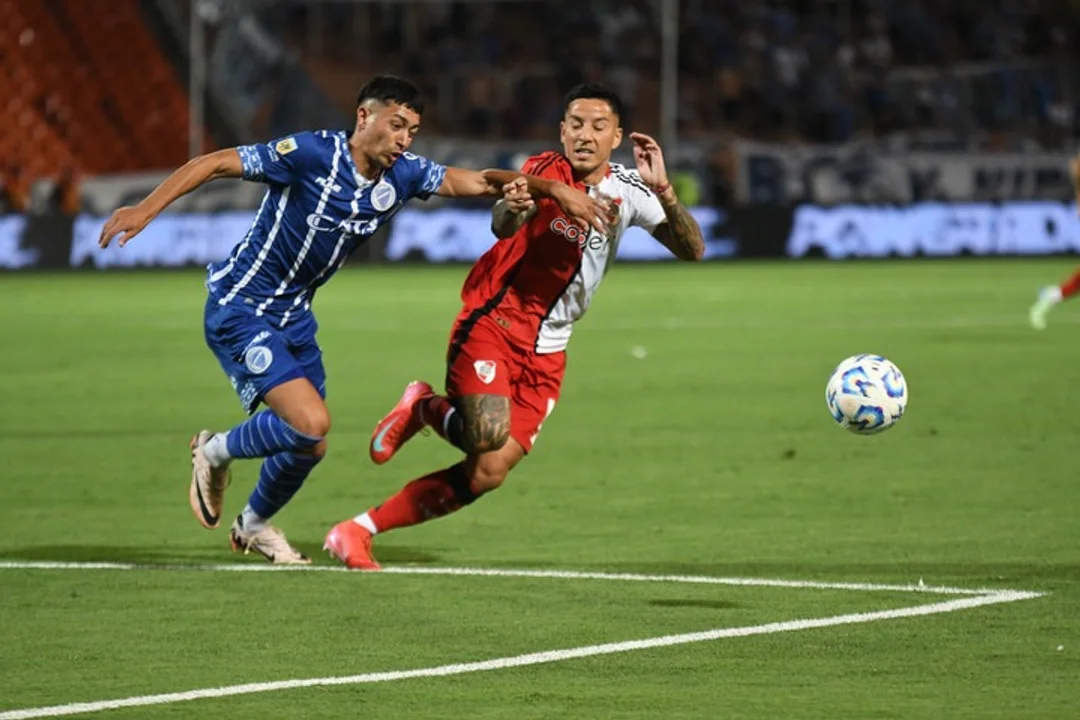River y Godoy Cruz aburrieron e igualaron sin goles en Mendoza