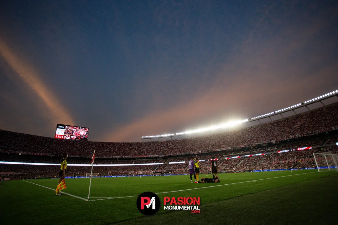 Las fotos del partido ante Estudiantes en el Monumental