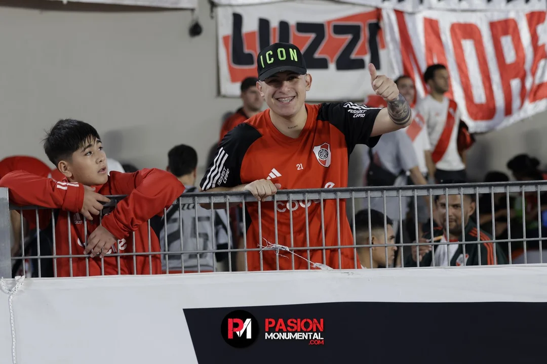 ¡Buscate en el triunfazo bajo lluvia de River en el Monumental!